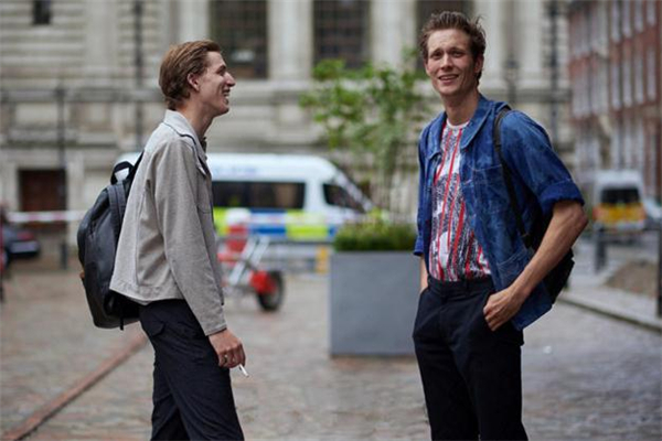 实用双肩背包,简易双肩背包