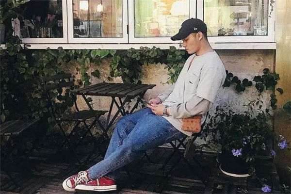 锥形牛仔裤适合什么身材,锥形牛仔裤和直筒牛仔裤的区别