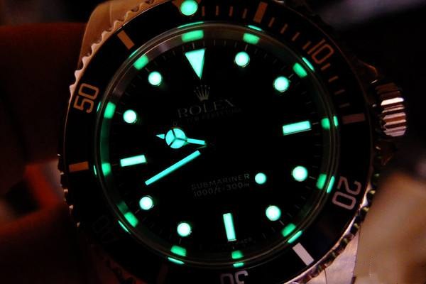 夜光手表对人体有害吗,夜光表对身体有害吗