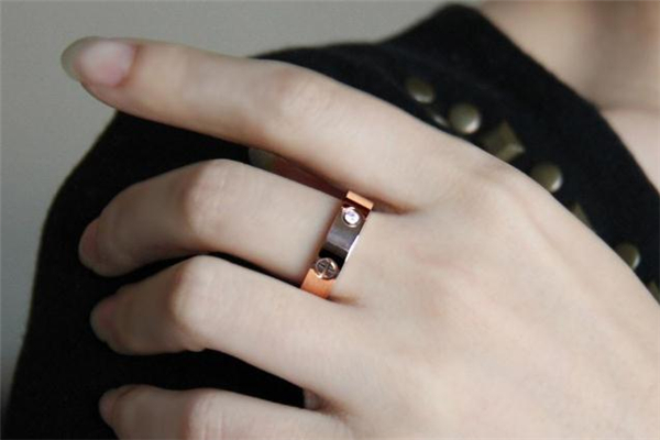 卡地亚love戒指宽版窄版尺寸,卡地亚love窄版戒指宽度多少