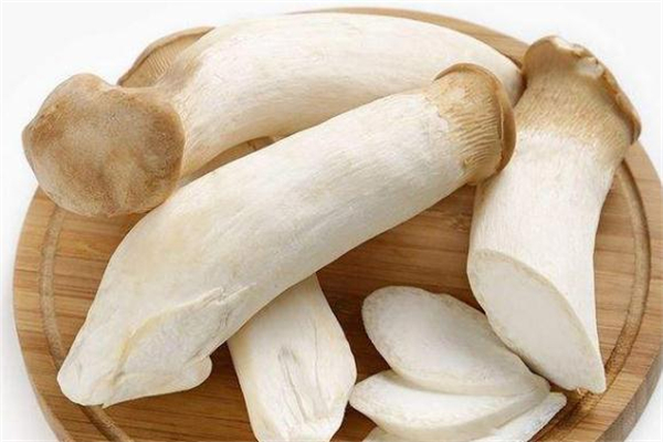 杏鲍菇不焯水有毒吗会死吗,杏鲍菇不焯水会不会中毒