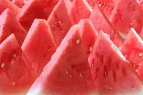 西瓜不能和什么一起吃会中毒,西瓜不能和什么一起吃?