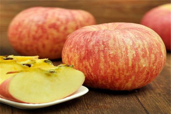 吃苹果皮的好处和坏处,吃苹果皮的好处
