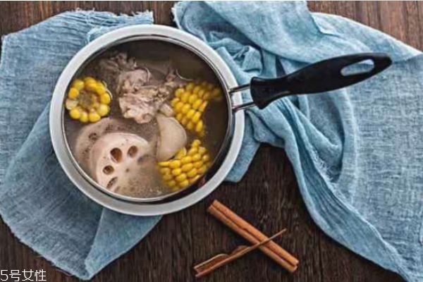 如何做排骨汤好喝 炖排骨汤的小技巧,炖排骨汤窍门 如何做排骨汤好喝 炖排骨汤的小技巧,炖排骨汤窍门