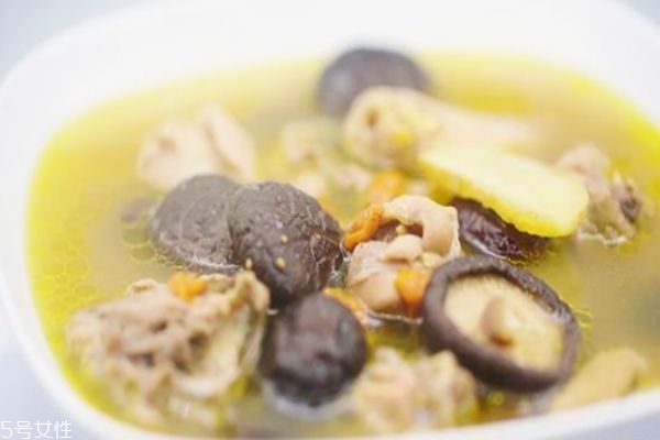 鸡汤一次喝多少为宜,鸡汤一次喝多少合适