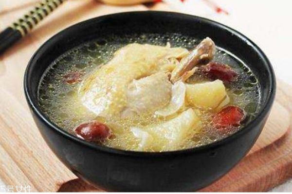 早上空腹喝鸡汤好吗,早上空腹喝鸡蛋汤好吗