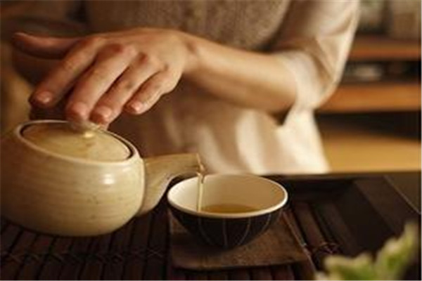 饭后立即喝茶有什么坏处,饭后马上喝茶对身体的好处