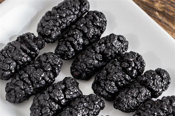 桑葚干能用开水泡吗,桑葚干能泡几次水