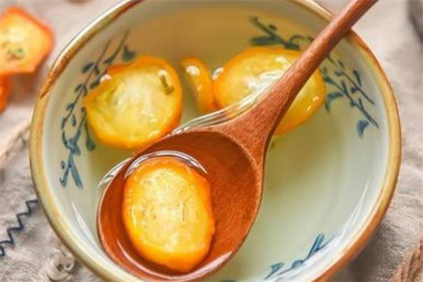 金桔泡水喝有什么作用和功效,金桔泡水喝有什么作用 金桔泡水喝有什么作用和功效,金桔泡水喝有什么作用