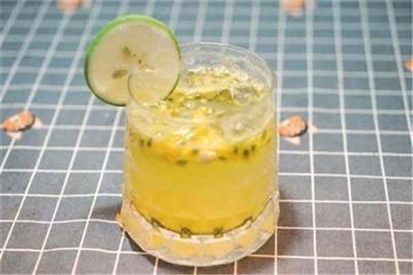 百香果泡蜂蜜水喝有什么好处,新鲜百香果泡水的正确方法