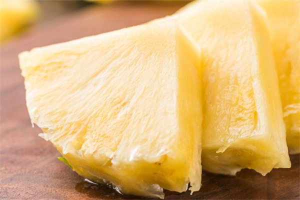 凤梨切开后怎么保存,切开的凤梨怎么保存