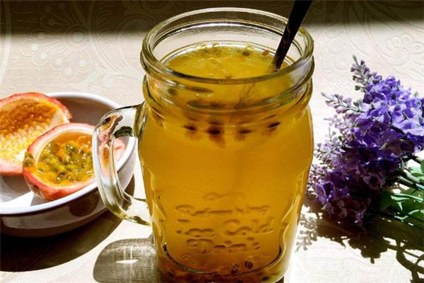 冰糖泡百香果的功效,冰糖泡百香果的功效和作用及食用方法