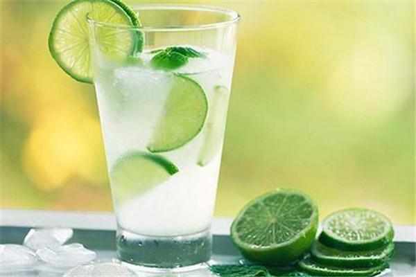 喝柠檬水会美白吗,多喝柠檬水可以美白吗