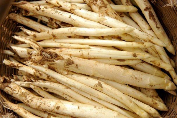 白芦笋包饺子的做法,芦笋包饺子怎么做好吃