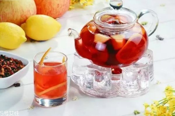 煮熟苹果的功效和作用,煮熟苹果的功效和作用禁忌