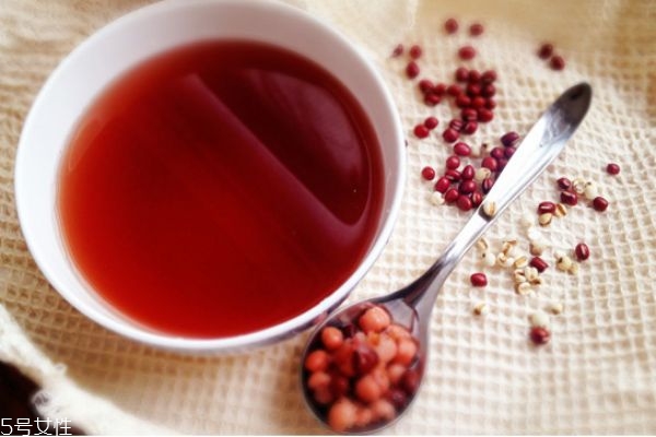 喝薏米红豆水最佳时间,经期可以喝吗,喝薏米红豆水最佳时间早上嘛