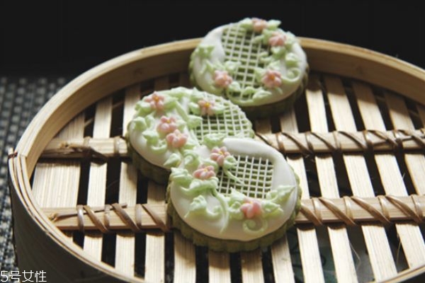 糖粉和糖霜的区别在哪,糖粉和糖霜的区别 糖粉和糖霜的区别在哪,糖粉和糖霜的区别