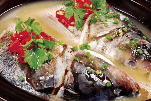 鱼头的功效和营养价值,鱼头的功效和作用是什么