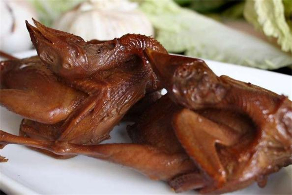 吃鹌鹑好吗,鹌鹑可以吃什么