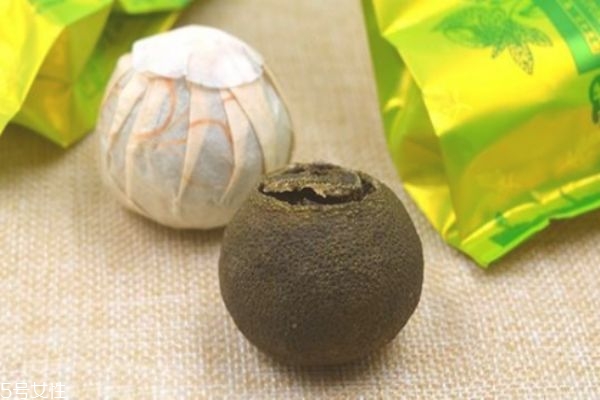 小青柑和陈皮普洱区别,小青柑普洱茶和陈皮普洱茶哪个好