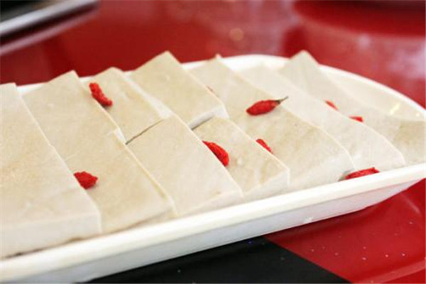 豆腐适合和什么一起吃,豆腐不适合跟什么一起吃