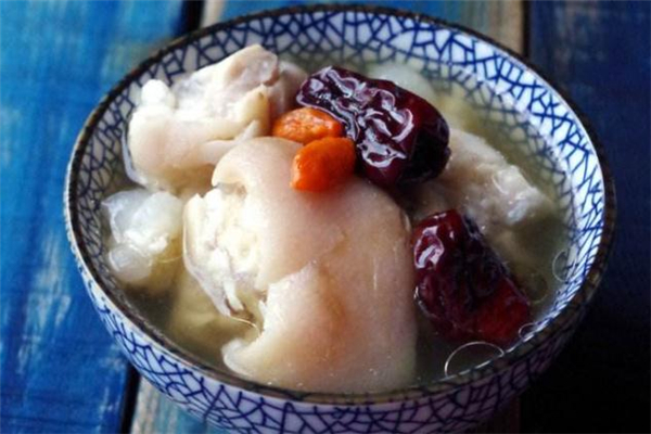 炖猪蹄料酒什么时候放最好,炖猪蹄要不要加料酒