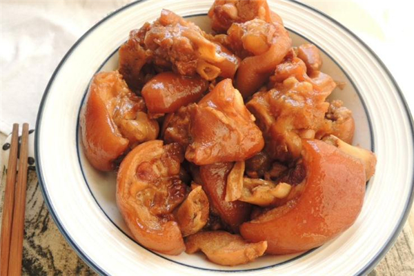 炖猪蹄怎么焯水,炖猪蹄用焯水吗