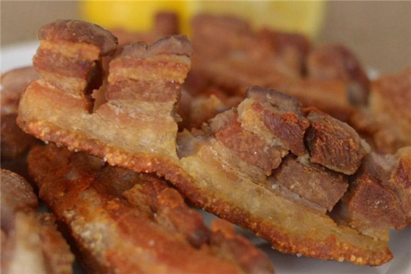 干炸五花肉怎么做酥脆,炸五花肉怎样炸得又酥又脆