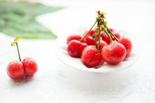 宝宝把车厘子核吞进去了怎么办,车厘子核吞进去了怎么办 宝宝把车厘子核吞进去了怎么办,车厘子核吞进去了怎么办