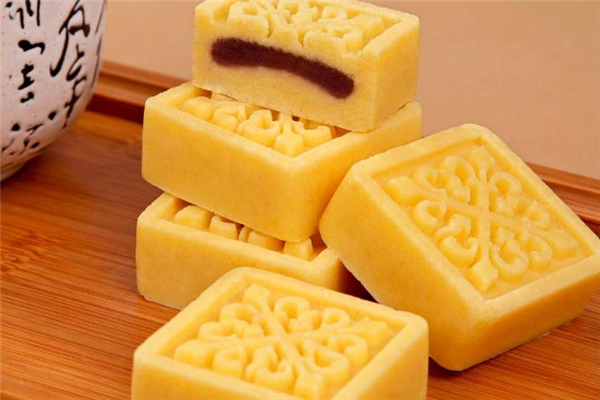 空腹吃绿豆糕好吗,晚上吃绿豆糕的好处和坏处