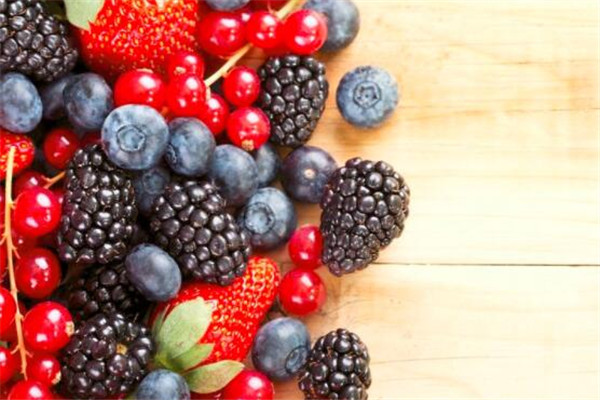 吃草莓的好处和坏处,分别是什么?,吃草莓的好处和功效 吃草莓的好处和坏处,分别是什么?,吃草莓的好处和功效