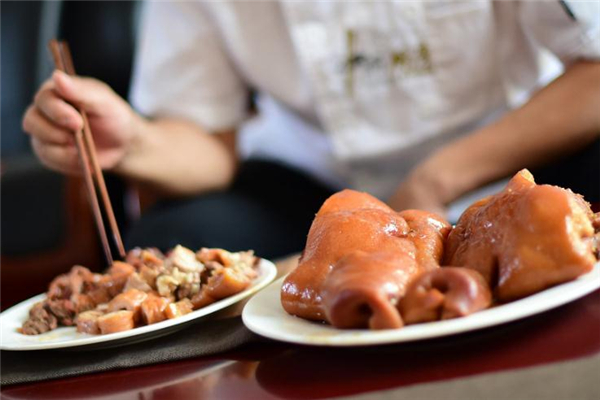 猪头肉热量高吗?,猪头肉热量高吗减肥能吃吗