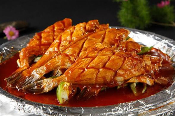 剥皮鱼的营养价值及功效和作用,剥皮鱼的营养价值和功效 剥皮鱼的营养价值及功效和作用,剥皮鱼的营养价值和功效