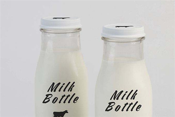 牛奶结块的原因是什么,牛奶结块是变质了吗