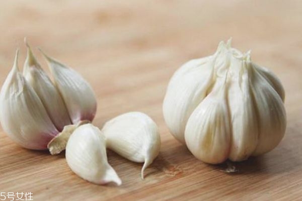 如何去除手上的大蒜味儿,手有蒜味怎么可以去除