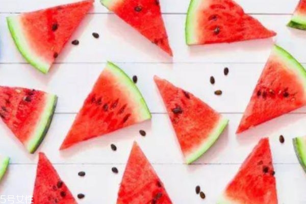 西瓜过夜了是不是不能吃了,西瓜过夜了能吃吗
