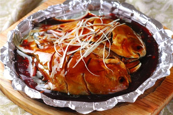 红鲳鱼怎么做好吃又简单,红烧鲳鱼怎么做