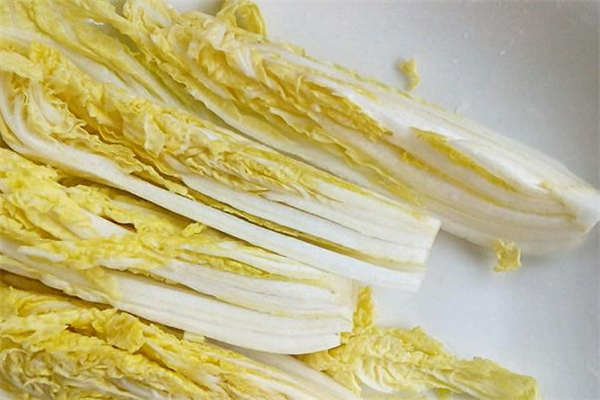 黄芽菜和大白菜一样吗,大白菜和黄芽菜有什么不一样呢