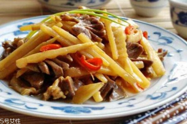 酸笋跟什么食物相克,酸笋不能和什么同食