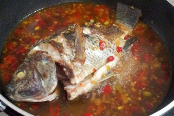 红烧罗非鱼的做法和步骤窍门,罗非鱼怎么红烧