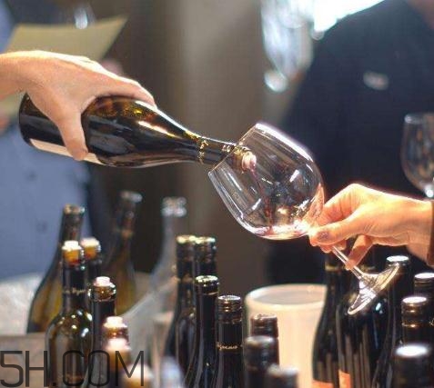 酒精肝能喝酒吗,酒精肝是喝酒喝的吗