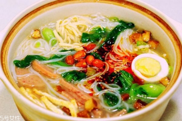 米线煮多久才能熟,凉米线的做法