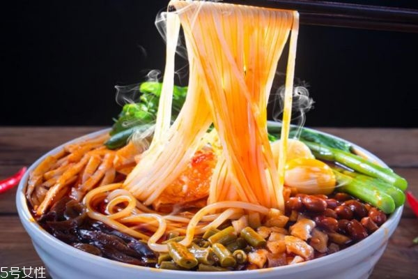 螺蛳粉的汤料做法及配方,螺蛳粉汤底做法及配方比例