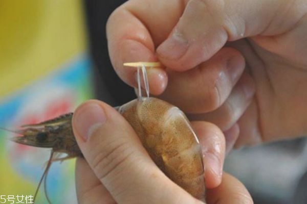 基围虾一定要去虾线吗?,基围虾一定要去虾线才能吃吗