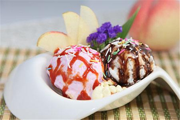 学做冰淇淋,一个冰淇淋多少钱