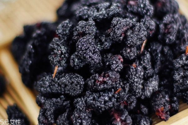 枸杞桑葚泡水喝的禁忌,红枣枸杞桑葚泡水喝的禁忌