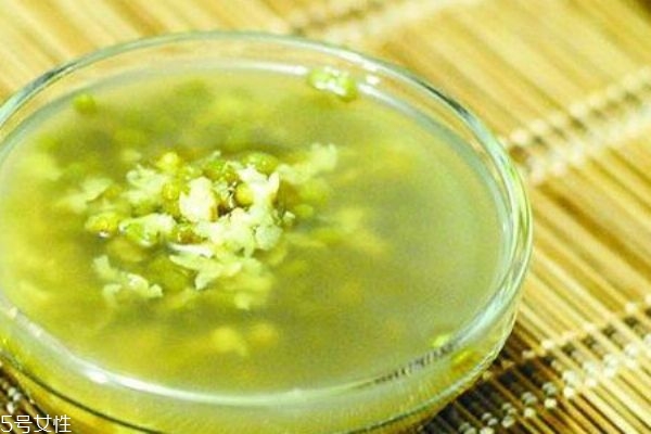 绿豆汤的作用和功效,绿豆汤的作用和功效减肥 绿豆汤的作用和功效,绿豆汤的作用和功效减肥