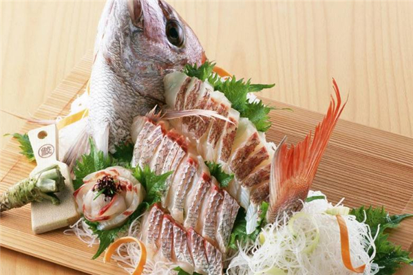 加吉鱼怎么做啊,三文鱼刺身怎么切