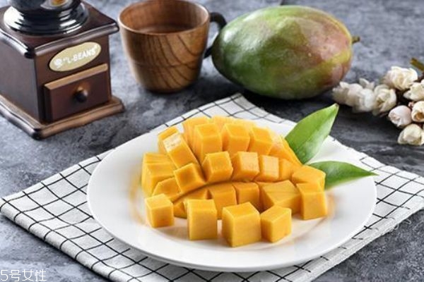 吃芒果的最佳时间,吃芒果的最佳时间促减肥 吃芒果的最佳时间,吃芒果的最佳时间促减肥