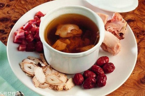 阿胶煲什么补血补气,阿胶炖什么最补血又不上火